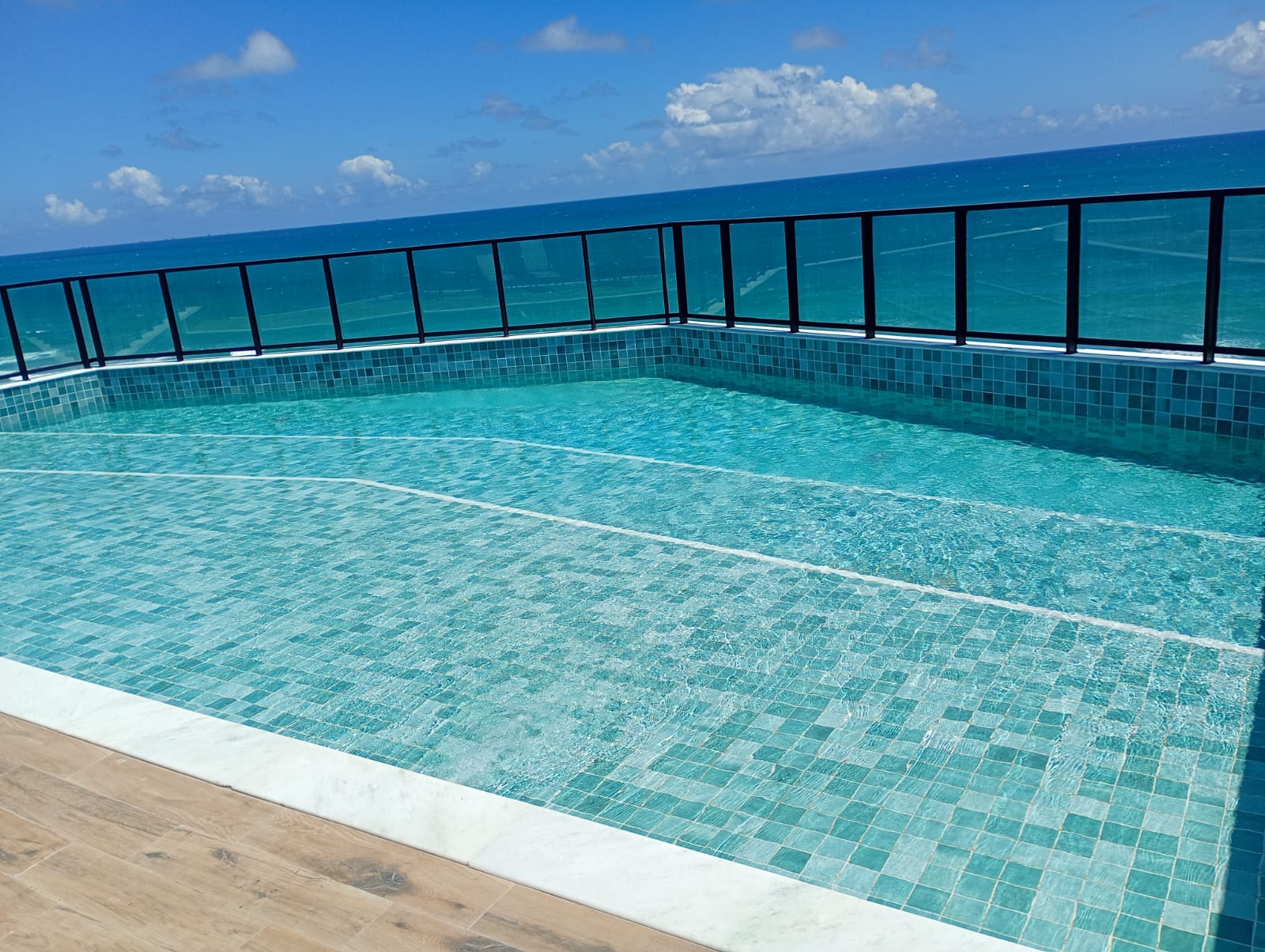 Vila Porto 103 · Frente al mar con piscina — foto 19