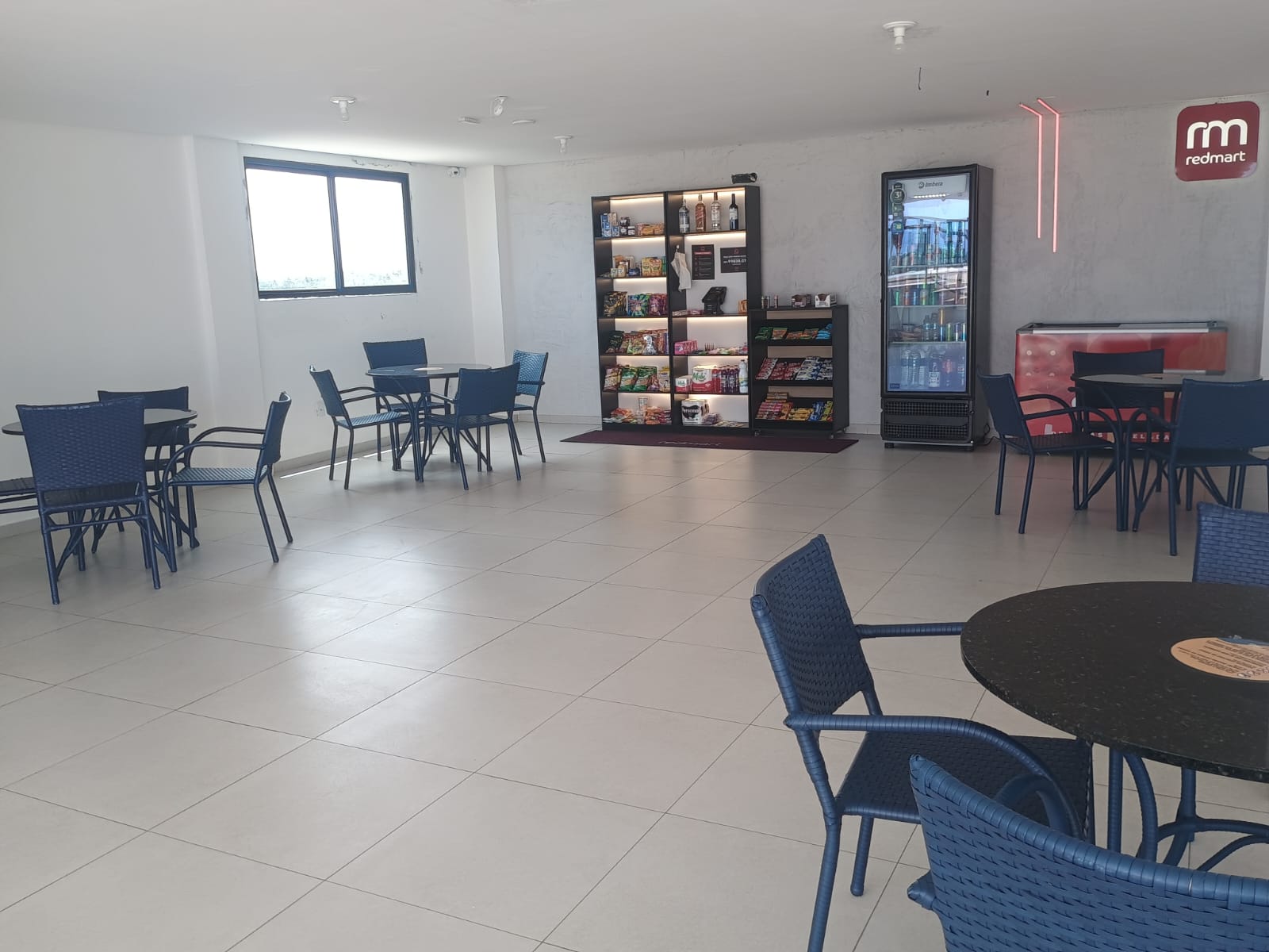 Villas do Porto 211 · Monoambiente con división — foto 24