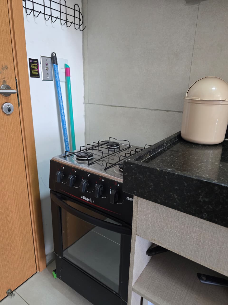 Villas do Porto 309 · Monoambiente con división — foto 9